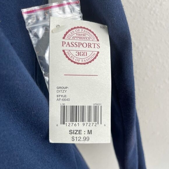 NWT Passports Women’s Top Size M - Picture 2 of 6